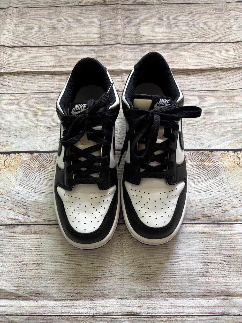 Nike Men’s Black and White Low-Top Sneakers